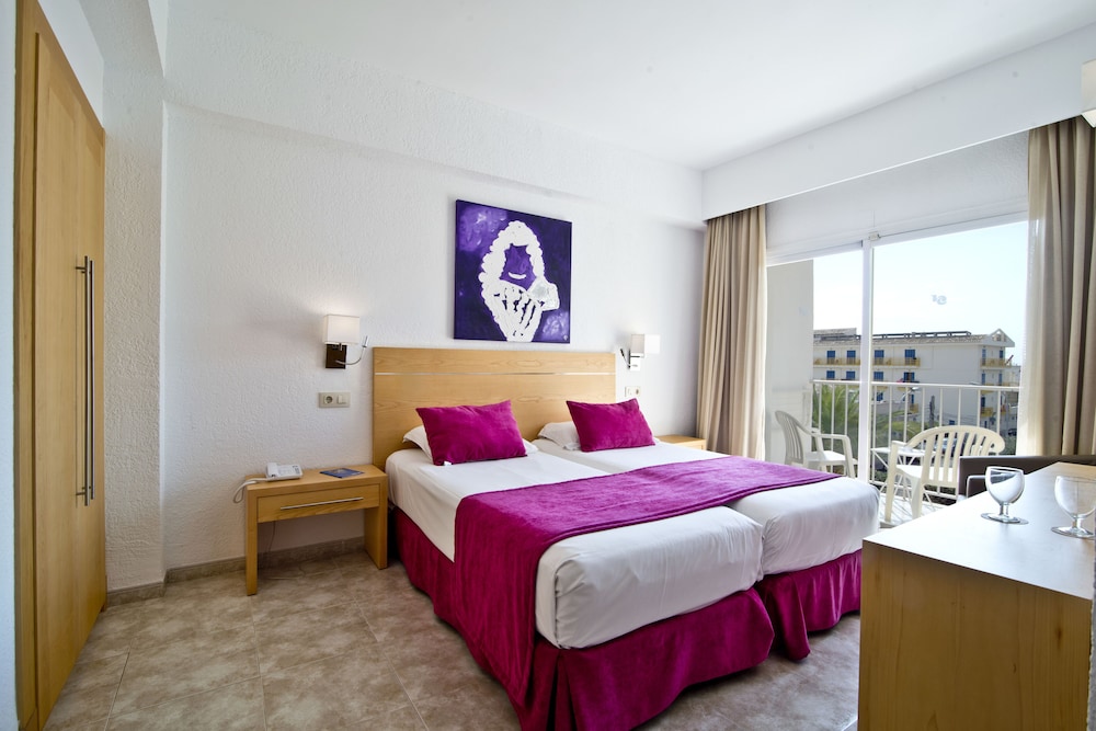 Hotel Capricho — Hotel rooms in Cala Ratjada, Balearic Islands