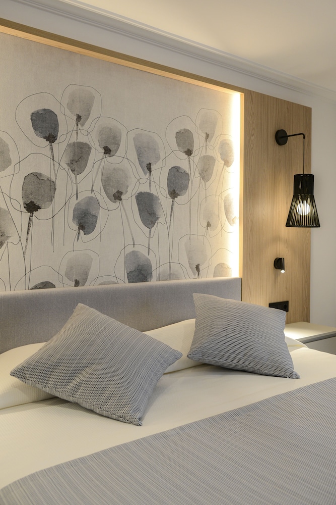 Hotel Capricho — Hotel rooms in Cala Ratjada, Balearic Islands
