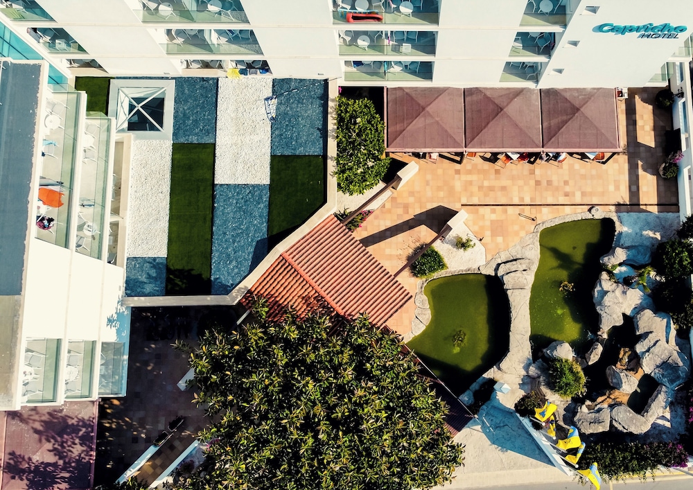 Hotel Capricho — Hotel building in Cala Ratjada, Balearic Islands