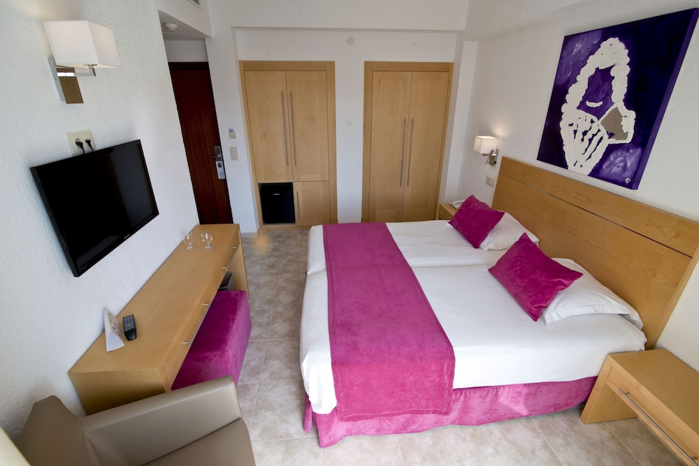 Hotel Capricho — Hotel rooms in Cala Ratjada, Balearic Islands