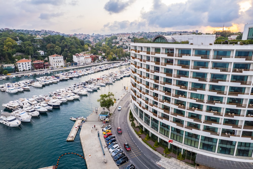 The Grand Tarabya Managed by Accor — Hotel building in Istanbul, Istanbul