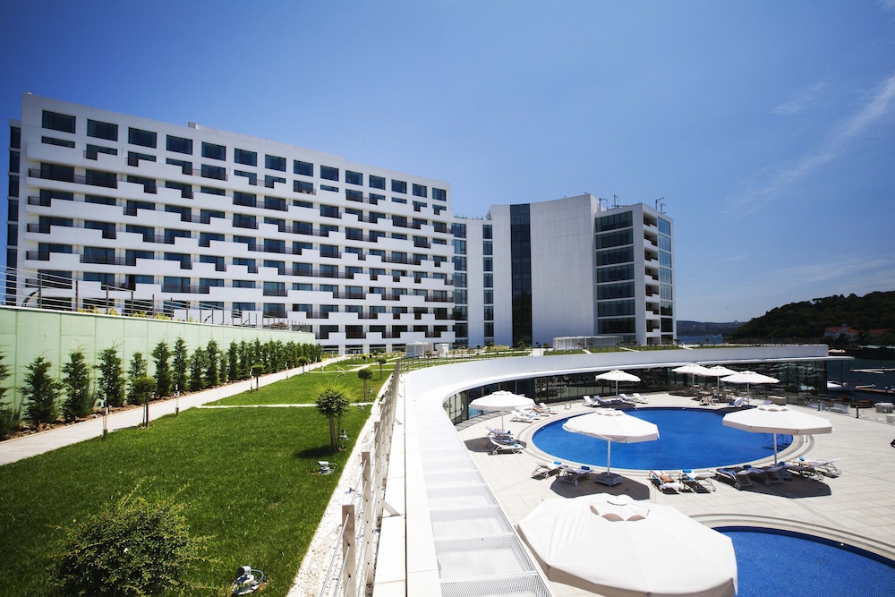The Grand Tarabya Managed by Accor — Hotel building in Istanbul, Istanbul