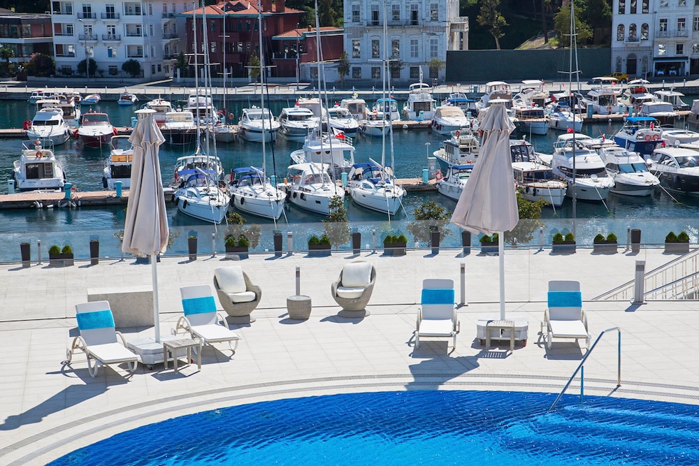 The Grand Tarabya Managed by Accor — Swimming pool in Istanbul, Istanbul
