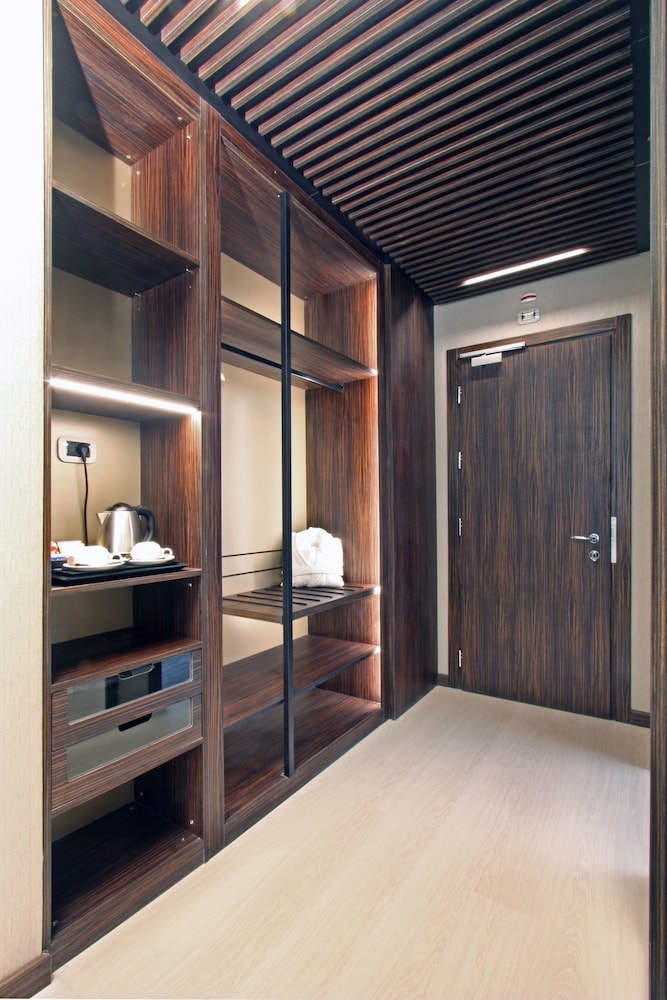 The Hive Hotel — Hotel rooms in Rome, Lazio