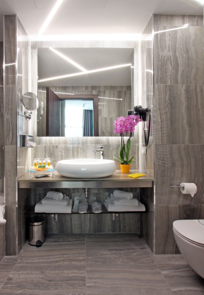 The Hive Hotel — Hotel rooms in Rome, Lazio