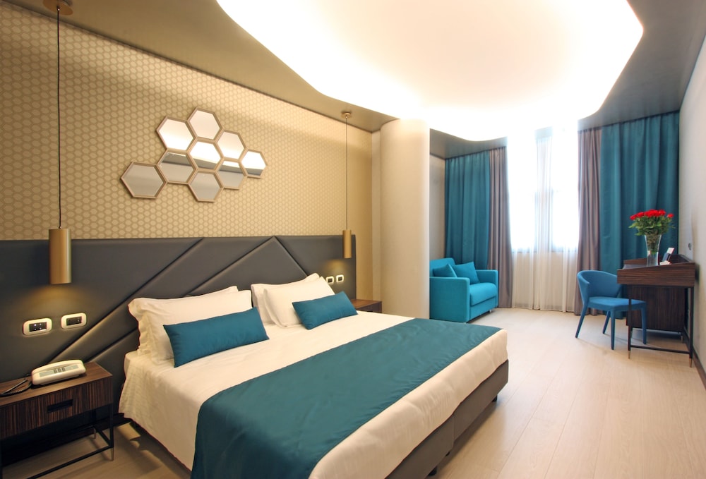 The Hive Hotel — Hotel rooms in Rome, Lazio