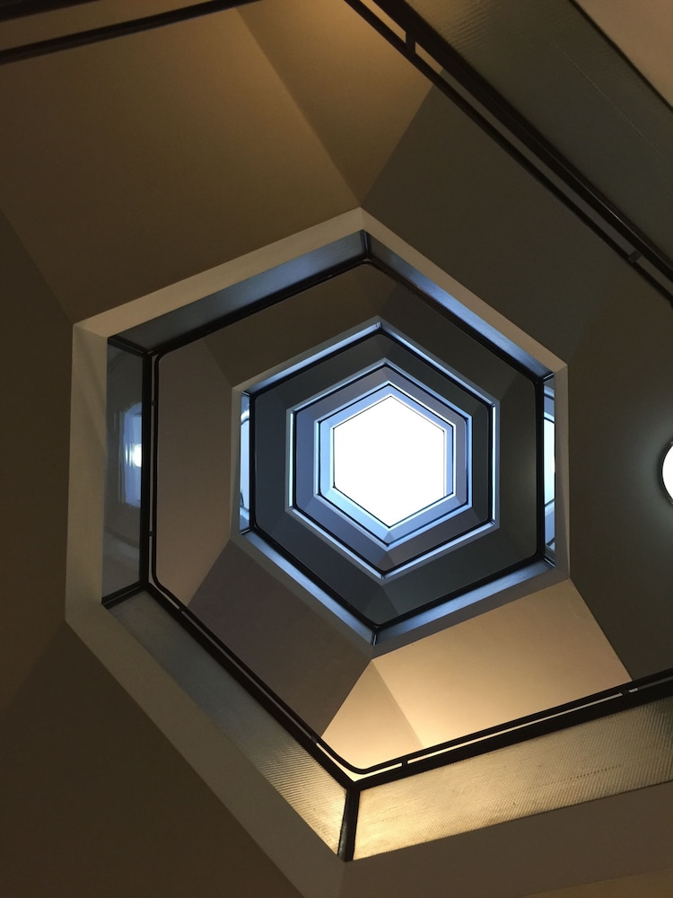 The Hive Hotel — Hotel building in Rome, Lazio