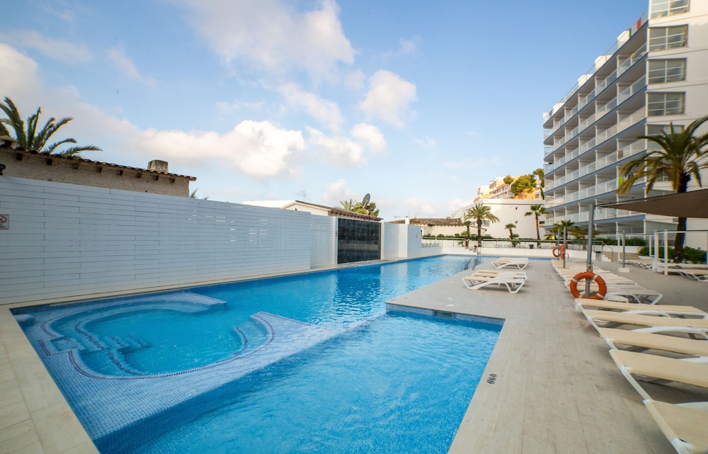 Pierre & Vacances Mallorca Deya - Recomendado para adultos — Swimming pool in Santa Ponca, Balearic Islands