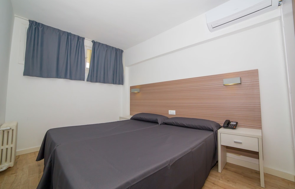 Pierre & Vacances Mallorca Deya - Recomendado para adultos — Hotel rooms in Santa Ponca, Balearic Islands