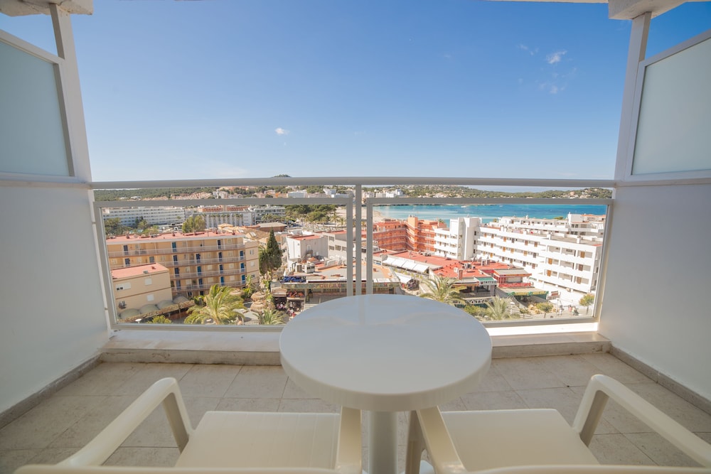 Pierre & Vacances Mallorca Deya - Recomendado para adultos — Hotel rooms in Santa Ponca, Balearic Islands