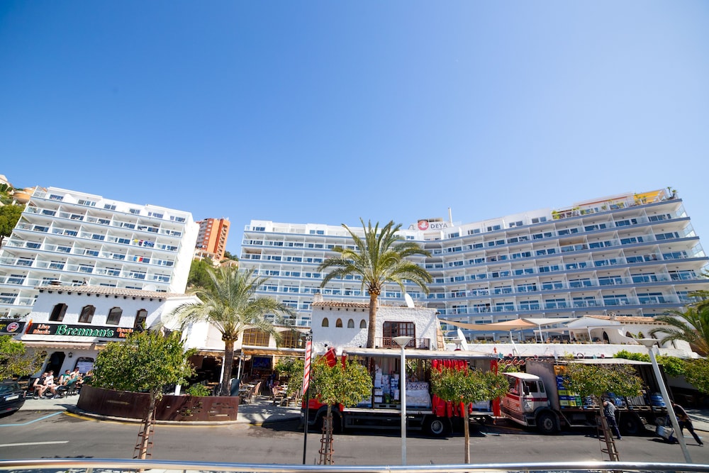 Pierre & Vacances Mallorca Deya - Recomendado para adultos — Hotel building in Santa Ponca, Balearic Islands