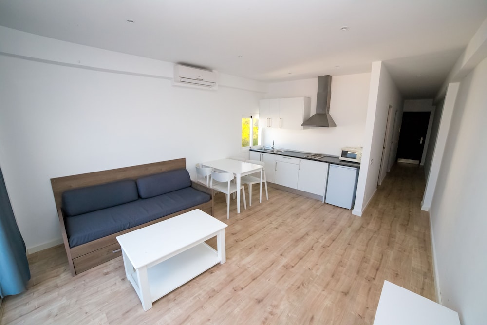 Pierre & Vacances Mallorca Deya - Recomendado para adultos — Hotel rooms in Santa Ponca, Balearic Islands