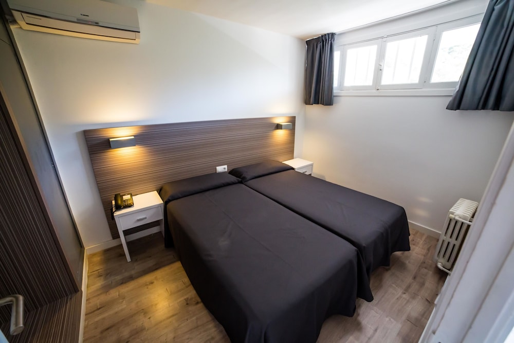 Pierre & Vacances Mallorca Deya - Recomendado para adultos — Hotel rooms in Santa Ponca, Balearic Islands