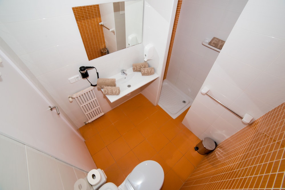 Pierre & Vacances Mallorca Deya - Recomendado para adultos — Hotel rooms in Santa Ponca, Balearic Islands