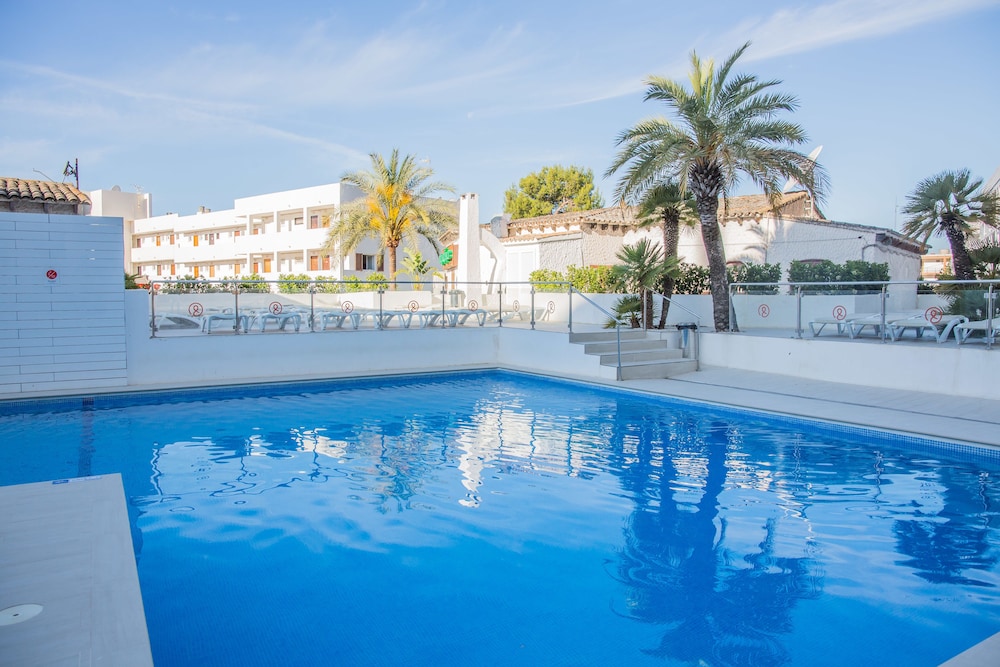 Pierre & Vacances Mallorca Deya - Recomendado para adultos — Swimming pool in Santa Ponca, Balearic Islands
