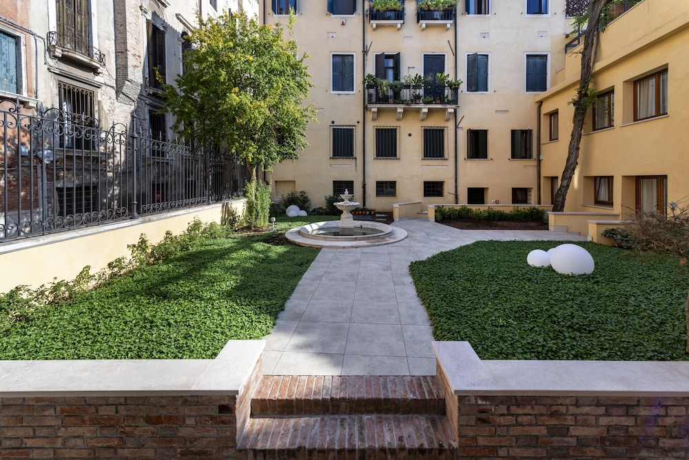 Ca' de la Fonte | WENICE Deep Culture — Hotel building in Venice, Veneto