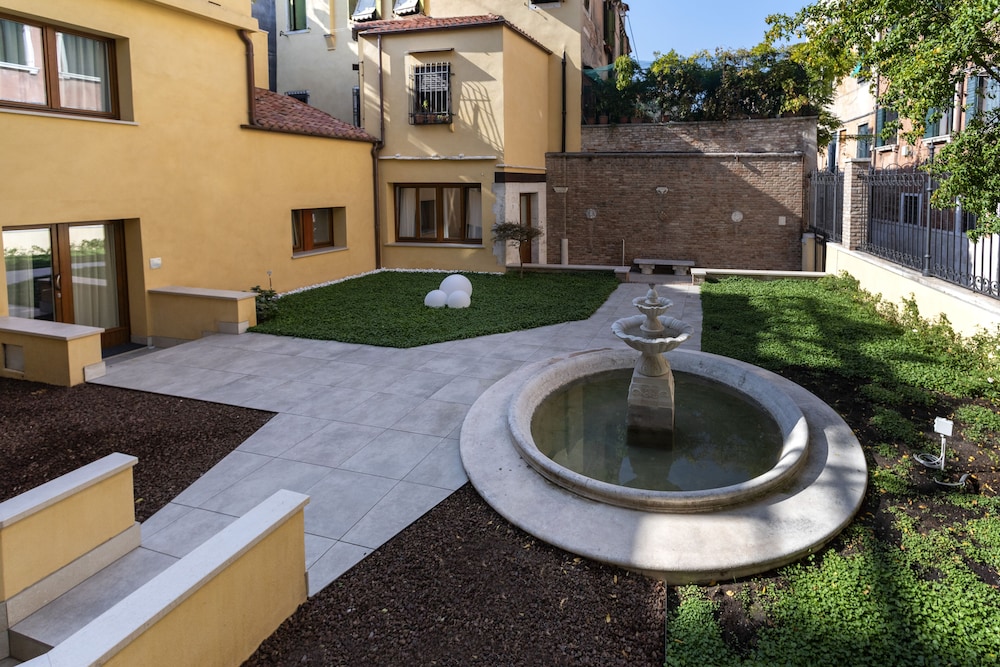 Ca' de la Fonte | WENICE Deep Culture — Hotel building in Venice, Veneto