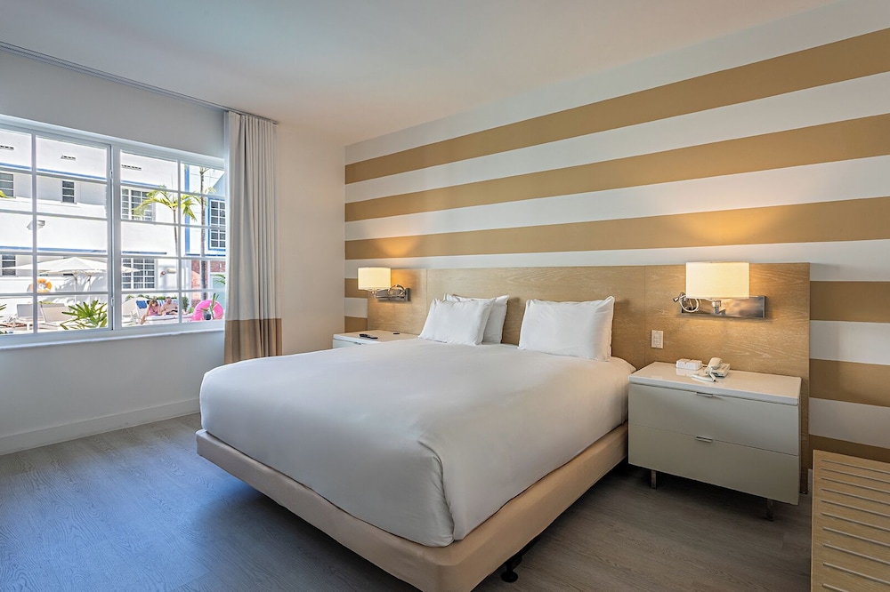 Pestana South Beach Art Deco Miami — Hotel rooms in Miami, Florida