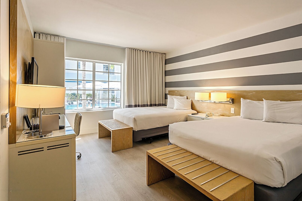 Pestana South Beach Art Deco Miami — Hotel rooms in Miami, Florida