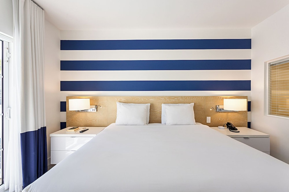Pestana South Beach Art Deco Miami — Hotel rooms in Miami, Florida