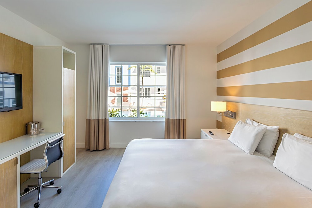 Pestana South Beach Art Deco Miami — Hotel rooms in Miami, Florida