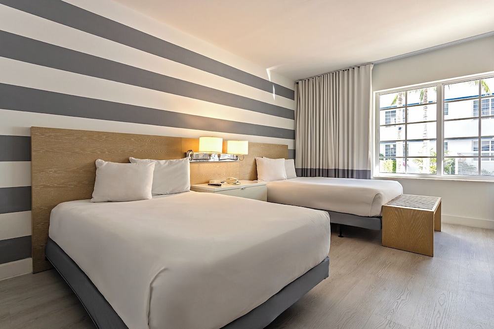 Pestana South Beach Art Deco Miami — Hotel rooms in Miami, Florida