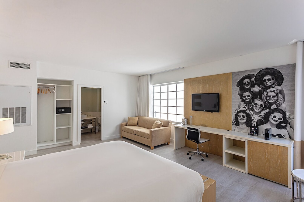 Pestana South Beach Art Deco Miami — Hotel rooms in Miami, Florida