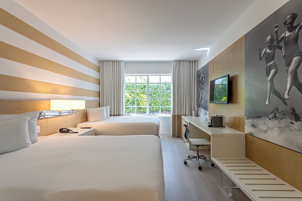 Pestana South Beach Art Deco Miami — Hotel rooms in Miami, Florida