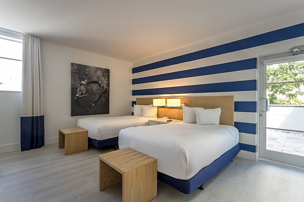 Pestana South Beach Art Deco Miami — Hotel rooms in Miami, Florida