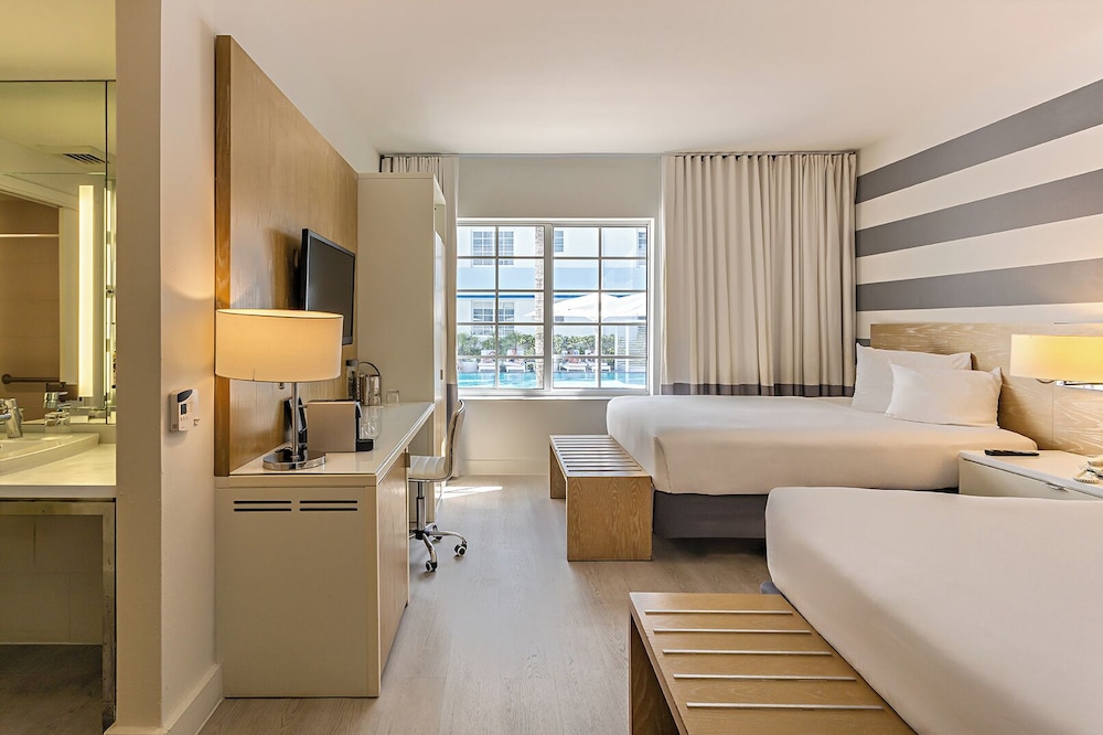 Pestana South Beach Art Deco Miami — Hotel rooms in Miami, Florida