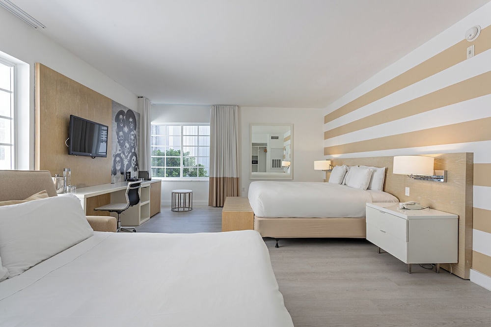 Pestana South Beach Art Deco Miami — Hotel rooms in Miami, Florida