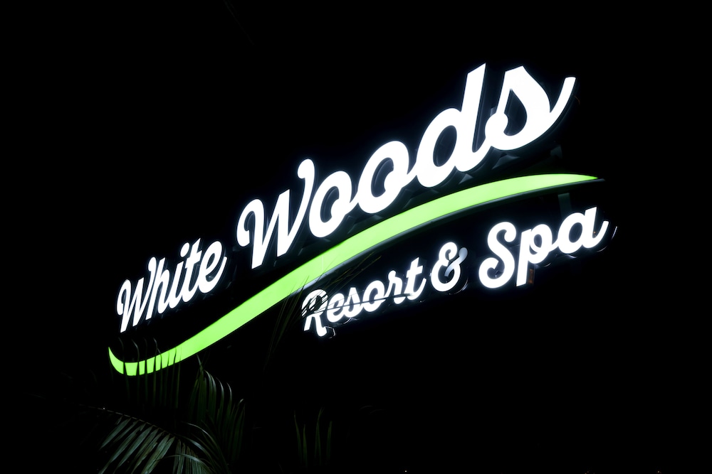 White woods Resort & Spa — Hotel building in Morjim, Goa