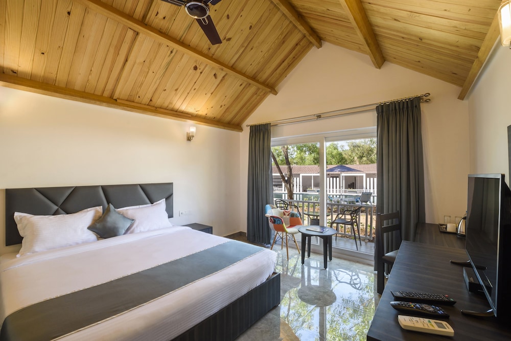 White woods Resort & Spa — Hotel rooms in Morjim, Goa
