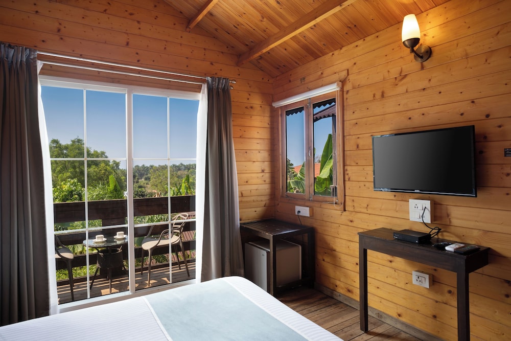 White woods Resort & Spa — Hotel rooms in Morjim, Goa