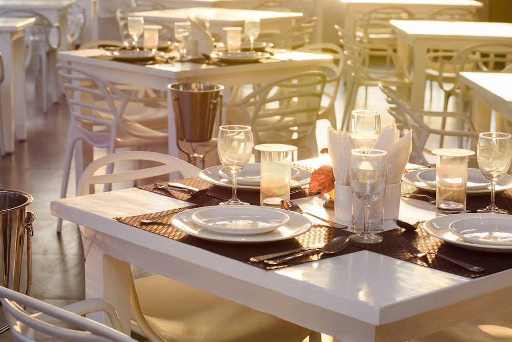 White woods Resort & Spa — Restaurant & bars in Morjim, Goa