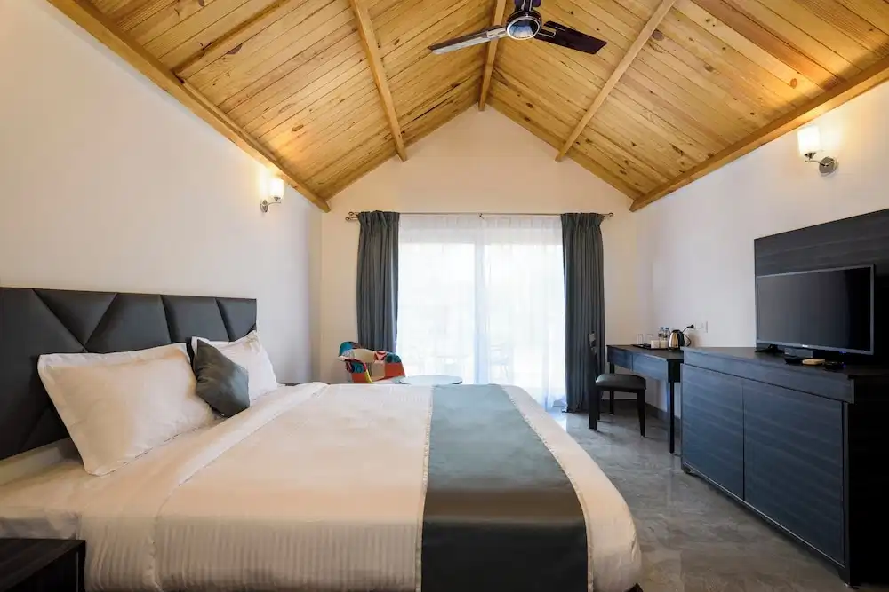 White woods Resort & Spa — Hotel rooms in Morjim, Goa