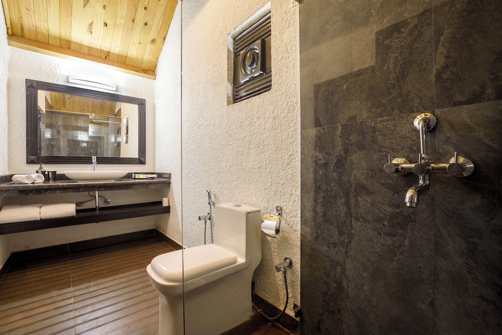White woods Resort & Spa — Hotel rooms in Morjim, Goa
