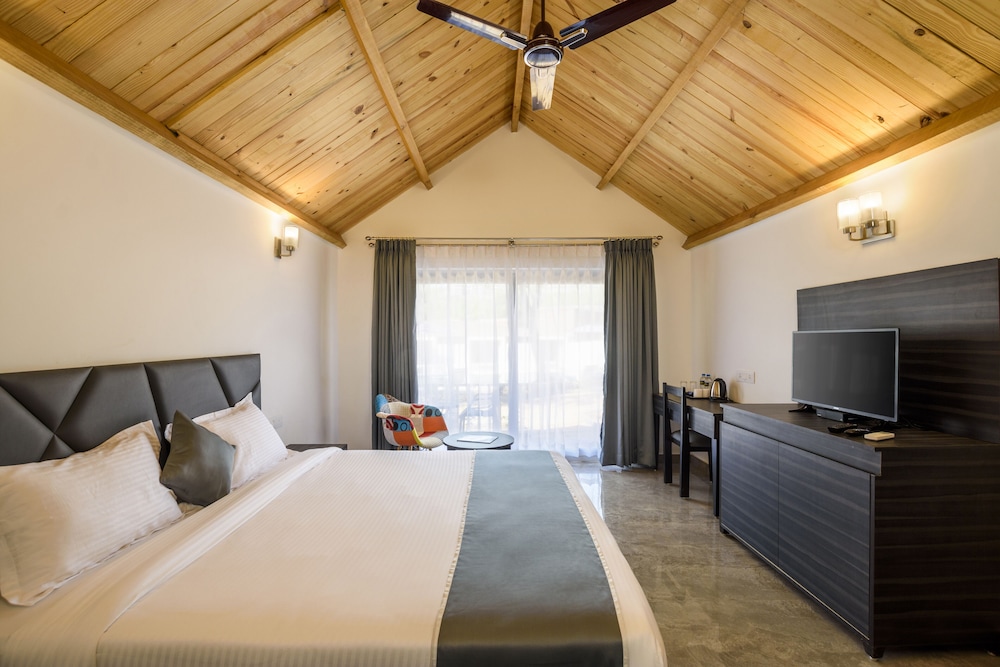 White woods Resort & Spa — Hotel rooms in Morjim, Goa