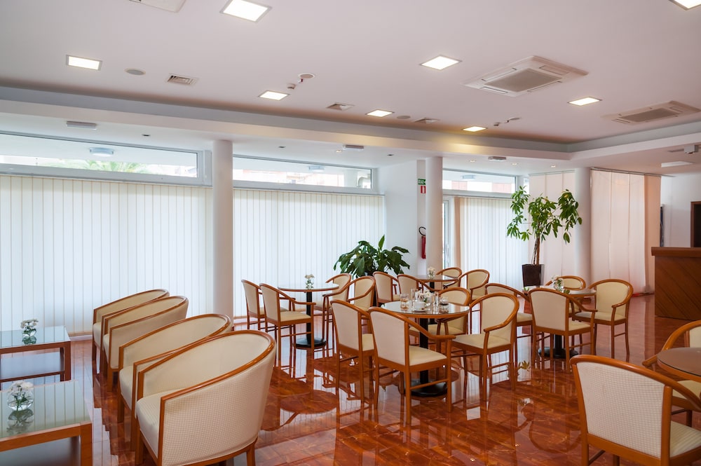 Hotel Rotondo — Restaurant & bars in Seget Donji, Split-Dalmatia