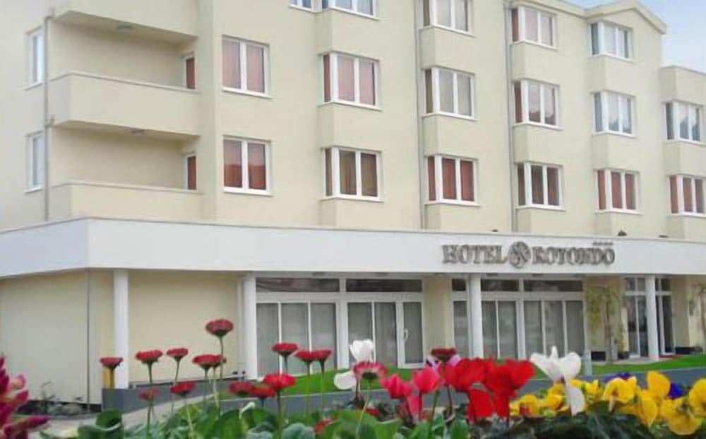 Hotel Rotondo — Hotel building in Seget Donji, Split-Dalmatia