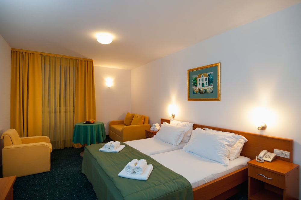 Hotel Rotondo — Hotel rooms in Seget Donji, Split-Dalmatia