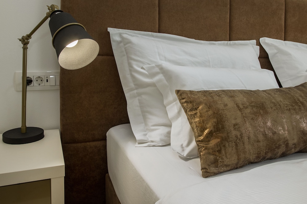 Hotel Rotondo — Hotel rooms in Seget Donji, Split-Dalmatia