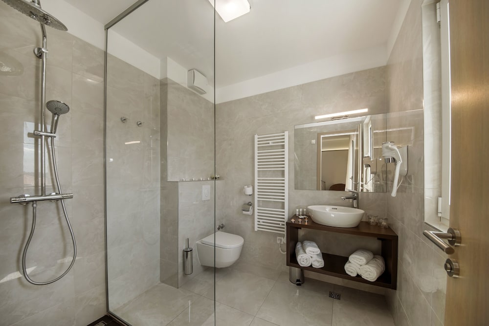 Hotel Rotondo — Hotel rooms in Seget Donji, Split-Dalmatia