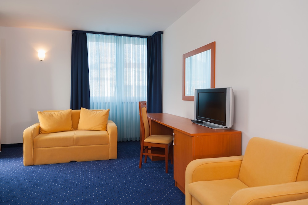 Hotel Rotondo — Hotel rooms in Seget Donji, Split-Dalmatia