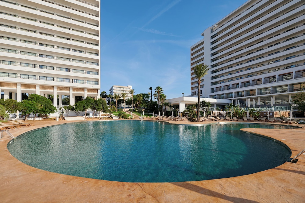 Alua Calas de Mallorca Resort - Hyatt Inclusive Collection — Swimming pool in Calas de Mallorca, Balearic Islands