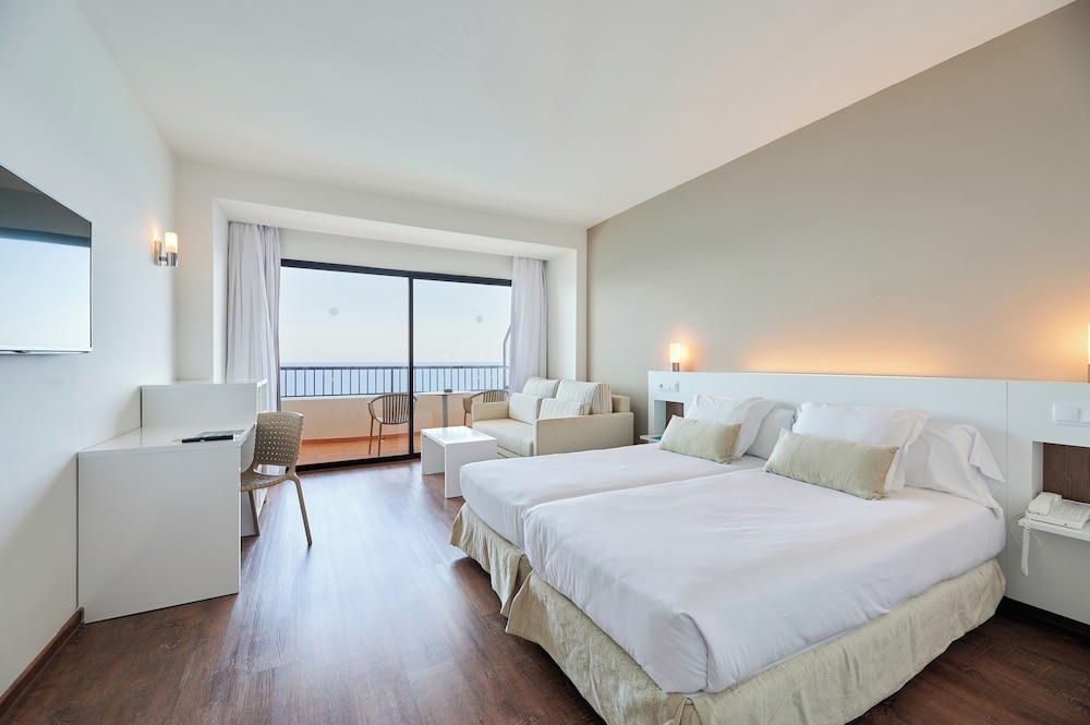 Alua Calas de Mallorca Resort - Hyatt Inclusive Collection — Hotel rooms in Calas de Mallorca, Balearic Islands