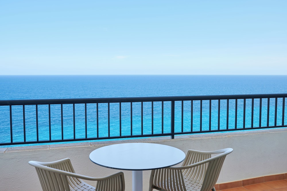 Alua Calas de Mallorca Resort - Hyatt Inclusive Collection — Hotel rooms in Calas de Mallorca, Balearic Islands