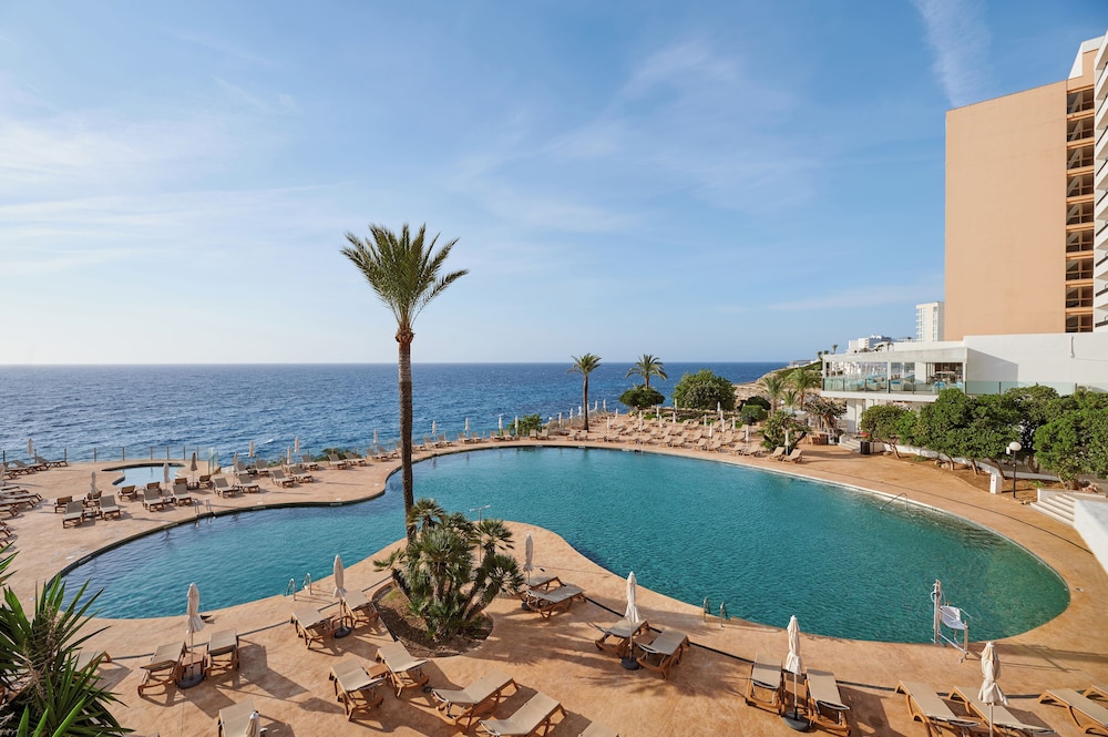 Alua Calas de Mallorca Resort - Hyatt Inclusive Collection — Swimming pool in Calas de Mallorca, Balearic Islands