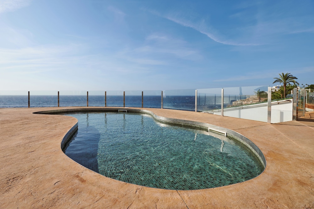 Alua Calas de Mallorca Resort - Hyatt Inclusive Collection — Swimming pool in Calas de Mallorca, Balearic Islands