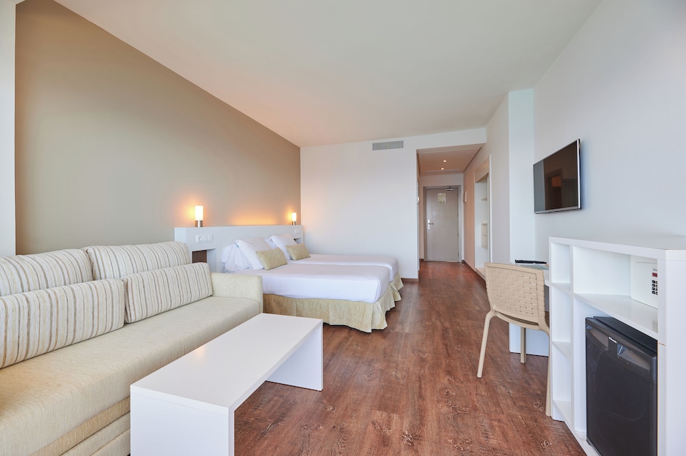 Alua Calas de Mallorca Resort - Hyatt Inclusive Collection — Hotel rooms in Calas de Mallorca, Balearic Islands